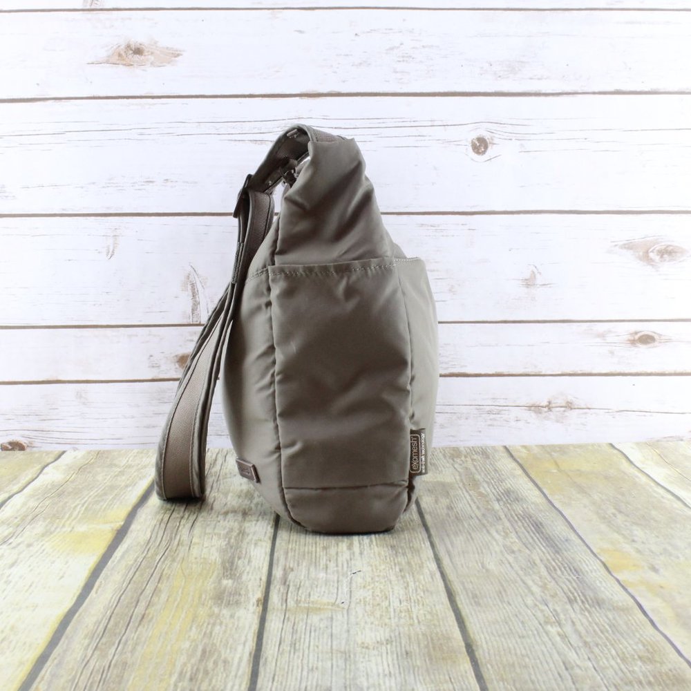 SALE! PacSafe Women's Brown Anti-Theft Shoulder Bag Size - Picture 4 of 8